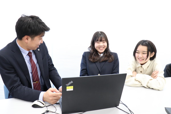興学社高等学院公式/授業の様子の画像